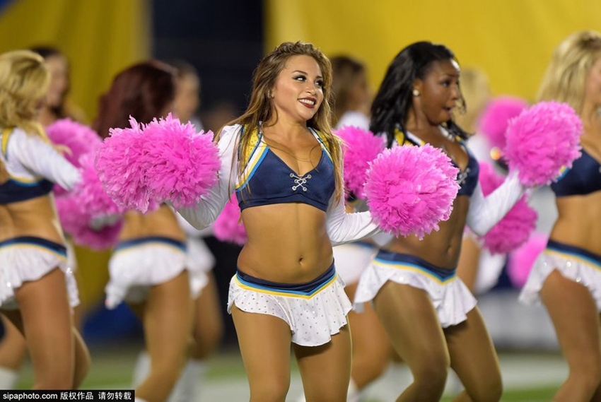 Colección de fotos de cheerleaders para juego de Rugby en EEUU