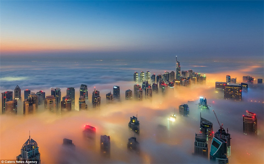 Dubai en niebla1