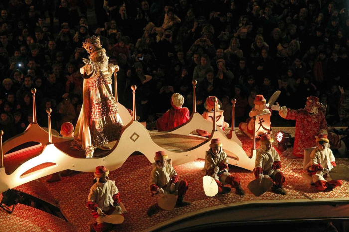 Las Ciudades De España Dan La Bienvenida A Los Reyes Magos En Sus ...