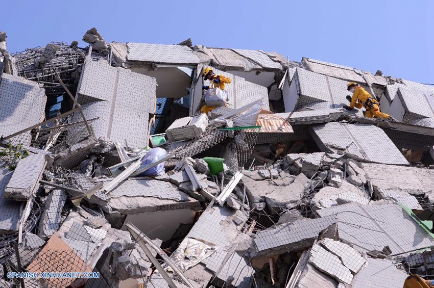 Suman 33 muertos por sismo en Taiwan, parte continental ofrece ayuda3