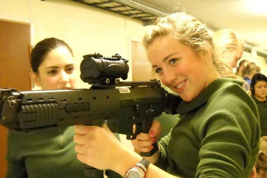 Mujeres soldados bellas de Suecia y Finlandia1