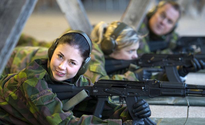 Mujeres soldados bellas de Suecia y Finlandia2