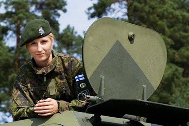 Mujeres soldados bellas de Suecia y Finlandia6