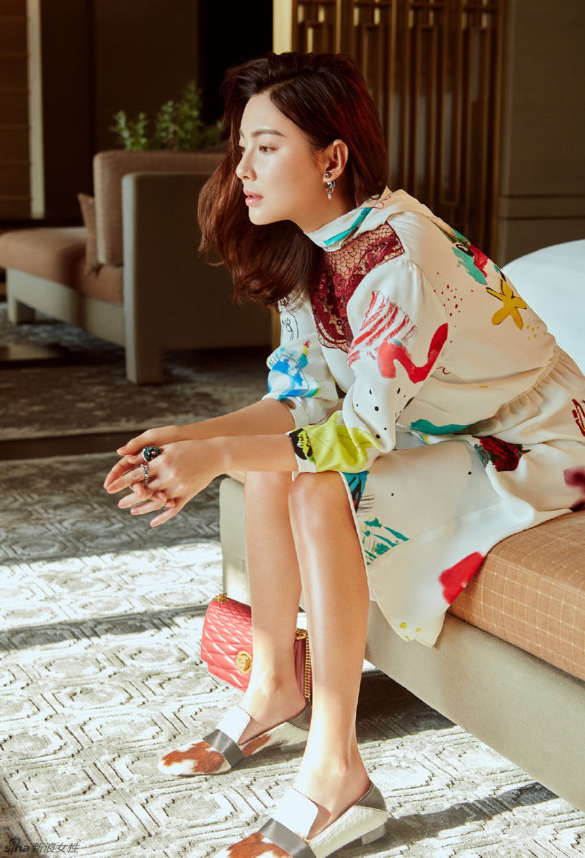 Actriz china Zhang Yuqi interprete sensualidad tierna