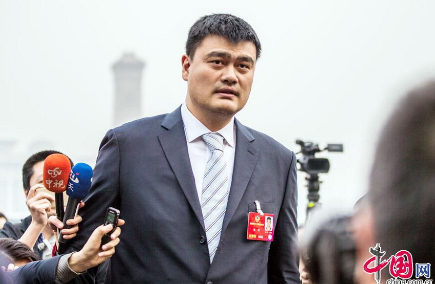 El asesor más &apos;alto&apos; Yao Ming atrae mucha atención