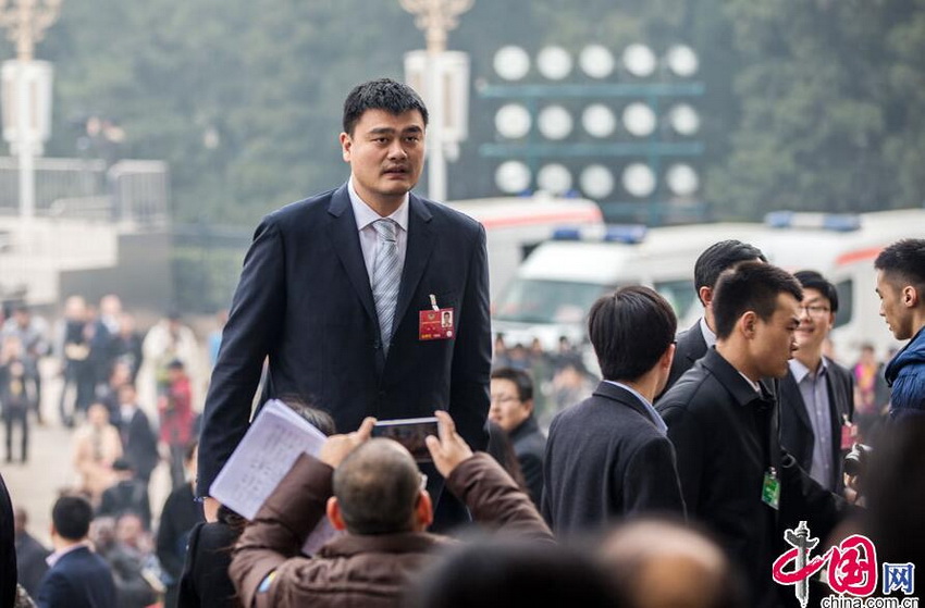 El asesor más &apos;alto&apos; Yao Ming atrae mucha atención