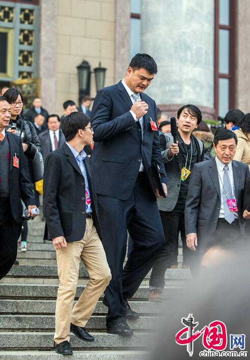 El asesor más &apos;alto&apos; Yao Ming atrae mucha atención