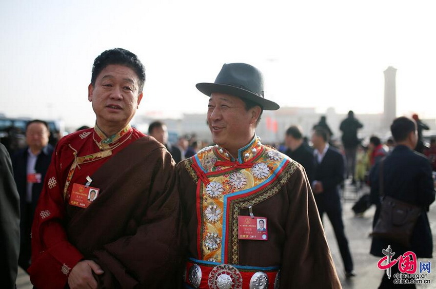 Fotos de los representantes de las minorías nacionales de China