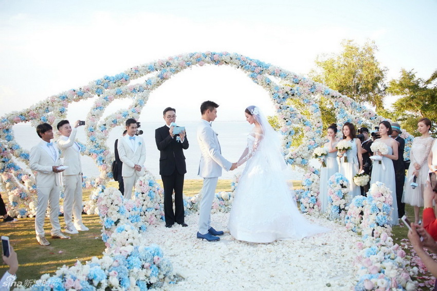 Bonita boda de los actores chinos Wu Qilong y Liu Shishi