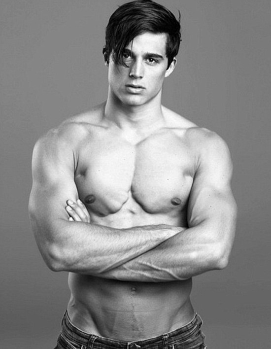Pietro Boselli, el profesor de matemáticas más sexy del mundo7
