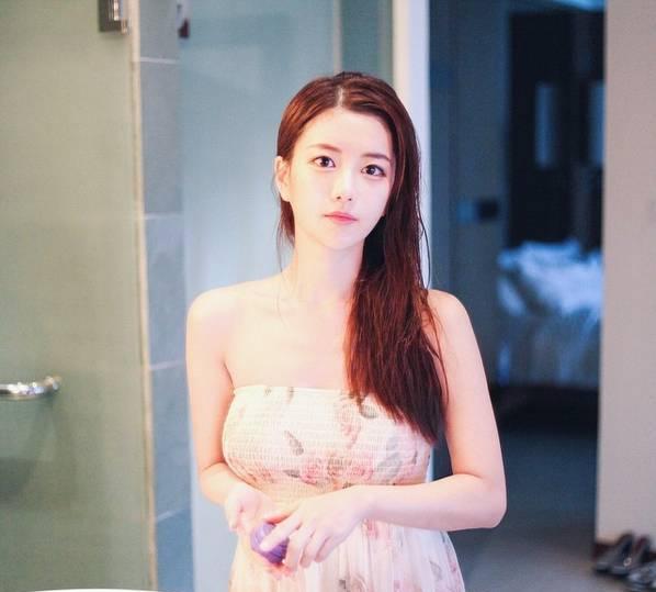 Chica coreana impresiona a los internautas con sus curvas voluptuosas4