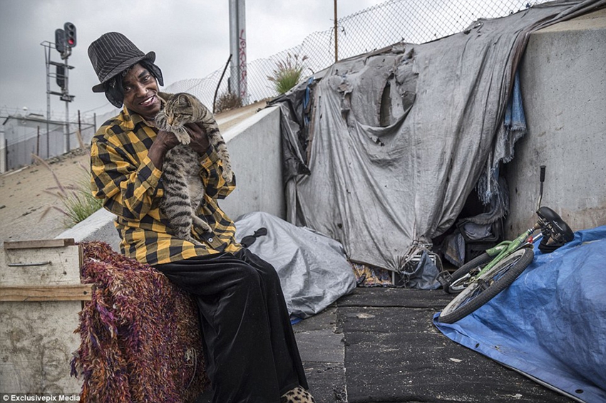 44.000 personas están viviendo en condiciones inhumanas en Los Ángeles5