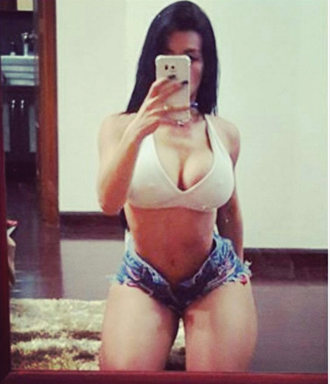 Desnuda en la cama Diosa Canales enciende la pasión en Instagram