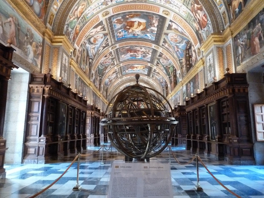 Siete bibliotecas impresionantes: no sabrás si mirar a los libros o al edificio 3