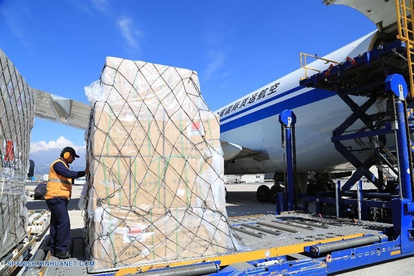 China entrega ayuda humanitaria para damnificados por terremoto en Ecuador