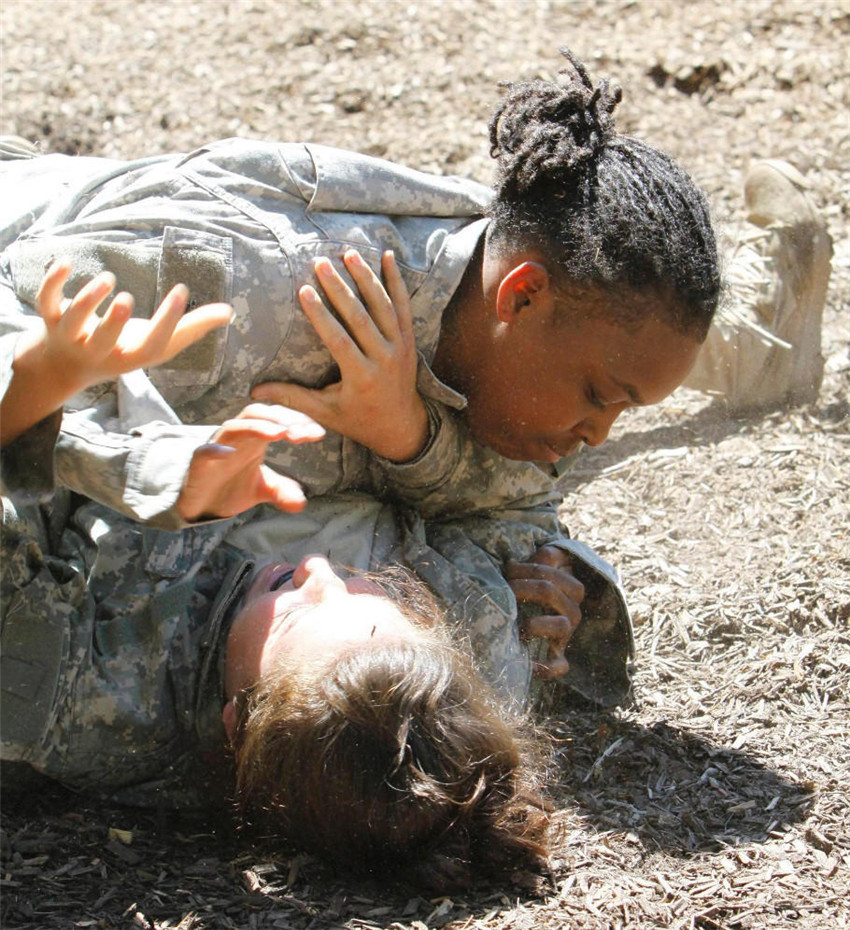 Imágenes reveladas de clases de pelea de la Academia Militar de EEUU