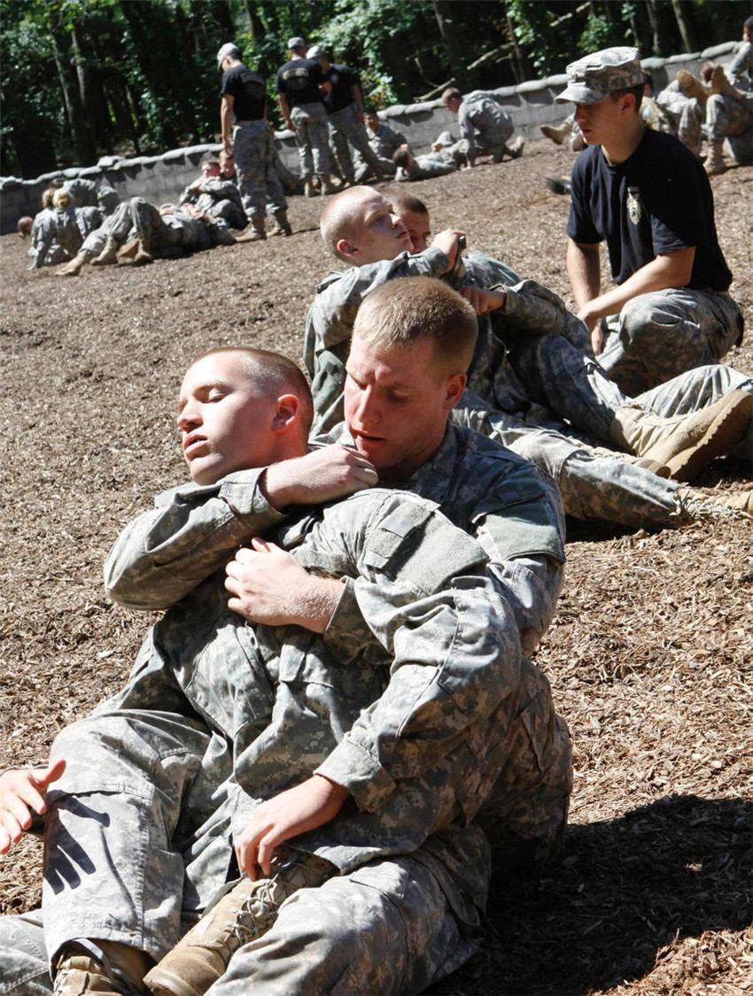 Imágenes reveladas de clases de pelea de la Academia Militar de EEUU