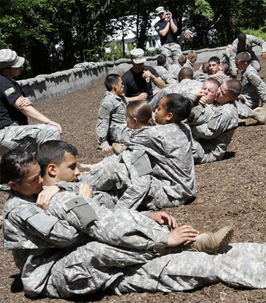 Imágenes reveladas de clases de pelea de la Academia Militar de EEUU