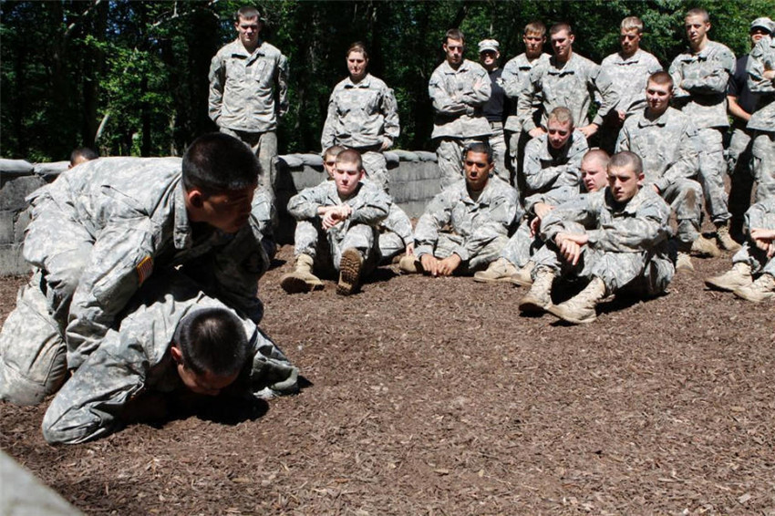 Imágenes reveladas de clases de pelea de la Academia Militar de EEUU