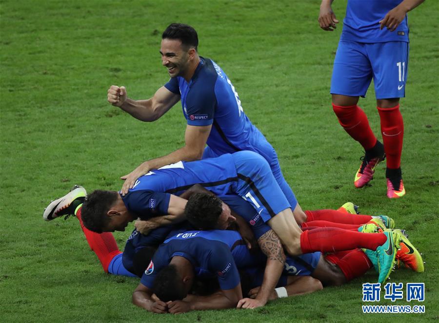 Francia, anfitrión de Eurocopa 2016, supera 2-1 a Rumania en partido inaugural 4