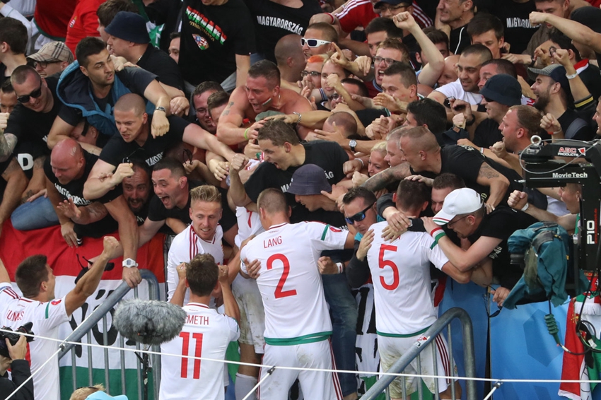 Hungría sorprendió a Austria y se impuso 0-2 en el primer partido