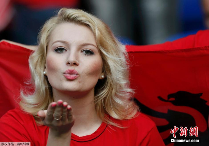 Hinchas guapas en la Eurocopa5