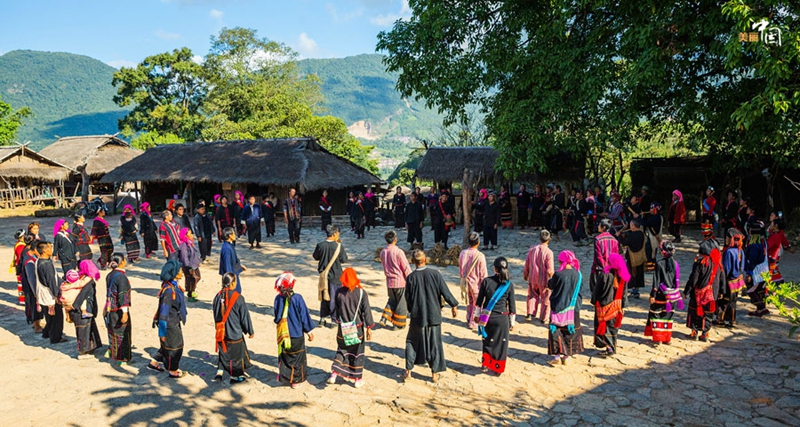 La última tribu primitiva en China