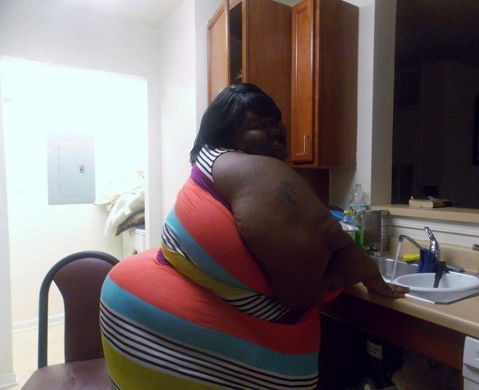 Mujer gorda de 384 kilogramos quiere aumentar su peso 