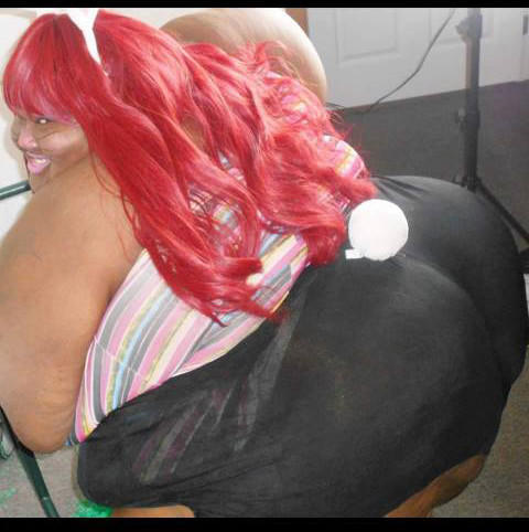 Mujer gorda de 384 kilogramos quiere aumentar su peso 