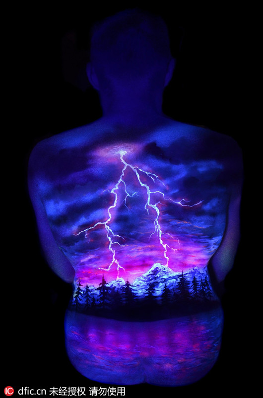 artistacreapinturacorporalconrayosultravioleta