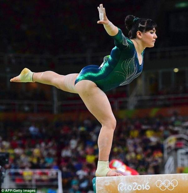 La gimnasta olímpica mexicana Alexa Moreno responde a las críticas por su peso2