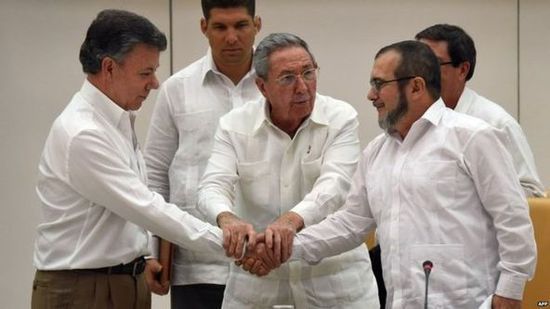 El gobierno de Colombia y las FARC anuncian un acuerdo de paz_Spanish ...