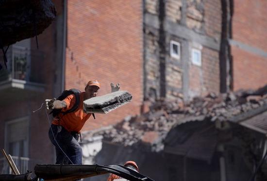Al menos 159 muertos por el terremoto en el centro de Italia3