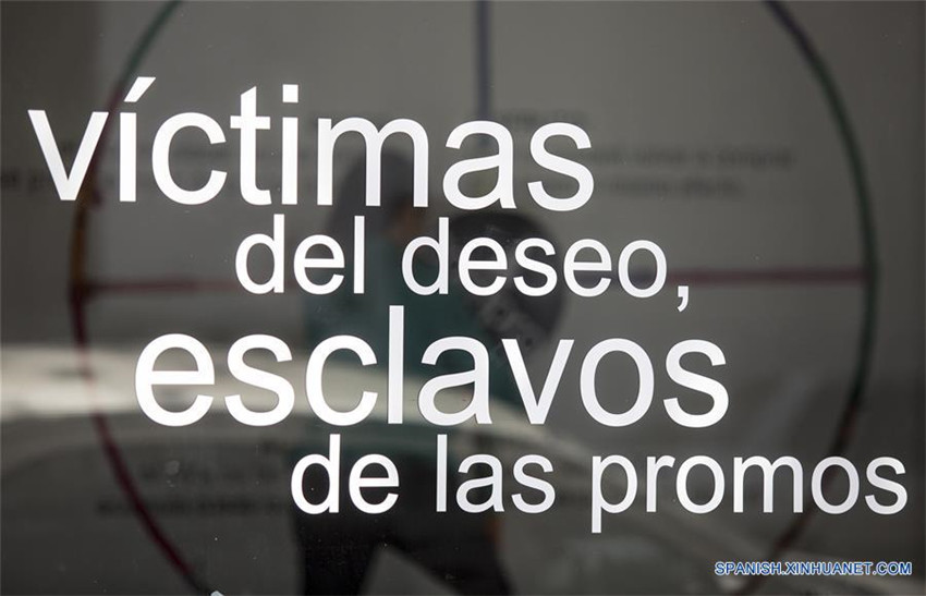 Mujeres argentinas afrontan desafío de pasar un año sin consumir