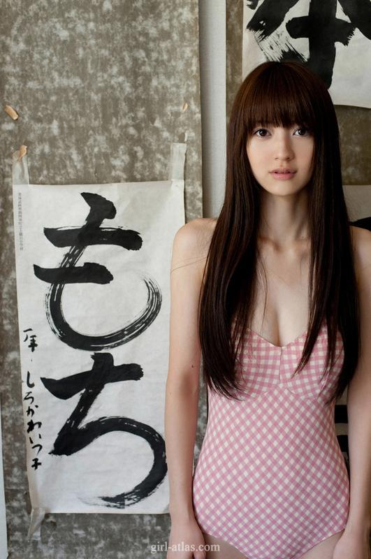 10 imágenes de la hermosa japonesa Rina Aizawa