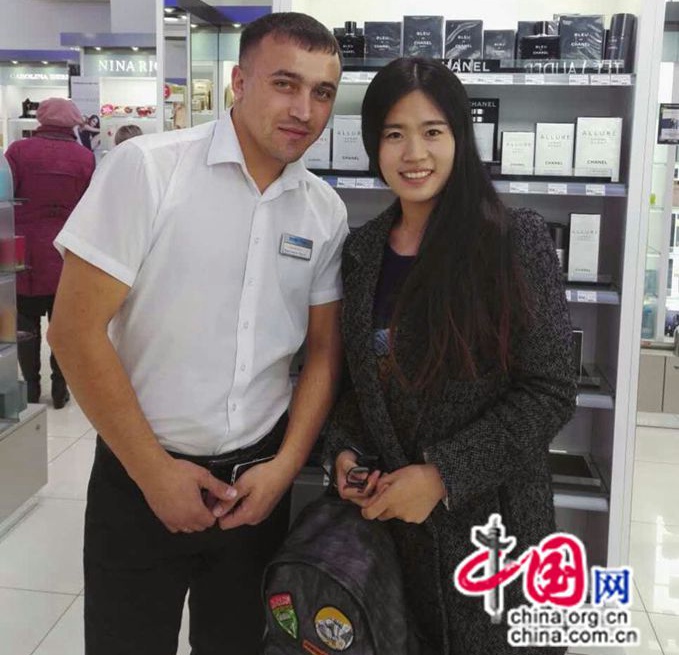 Una estudiante china en Rusia cosecha experiencia y amistades gracias a su negocio de servicio de compras