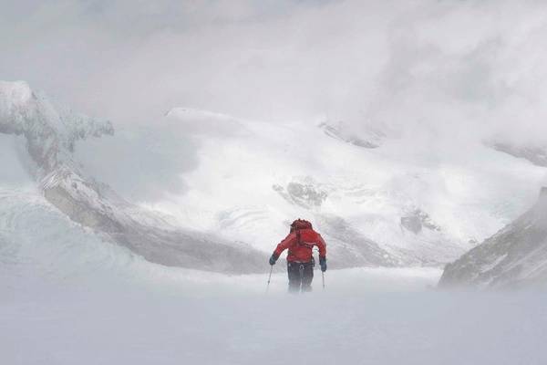 Deportista extremo salta desde 7 mil 700 metros de altura en los Himalayas7