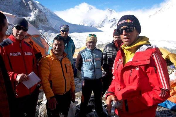 Deportista extremo salta desde 7 mil 700 metros de altura en los Himalayas9