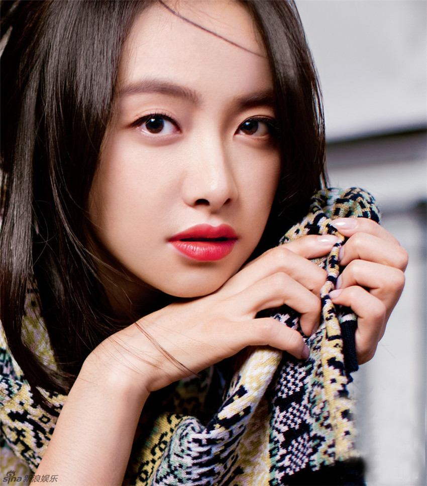 Song Qian posa para la revista