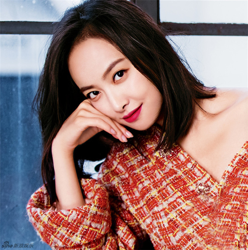 Song Qian posa para la revista