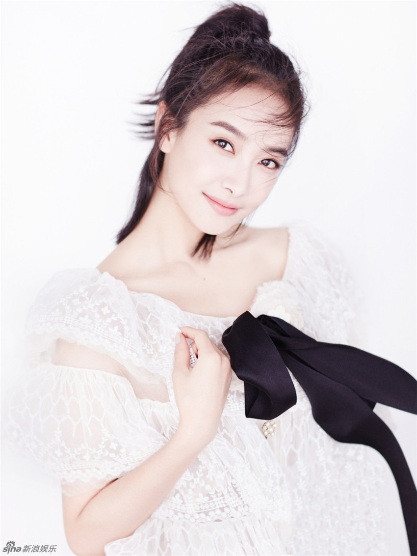 Song Qian posa para la revista