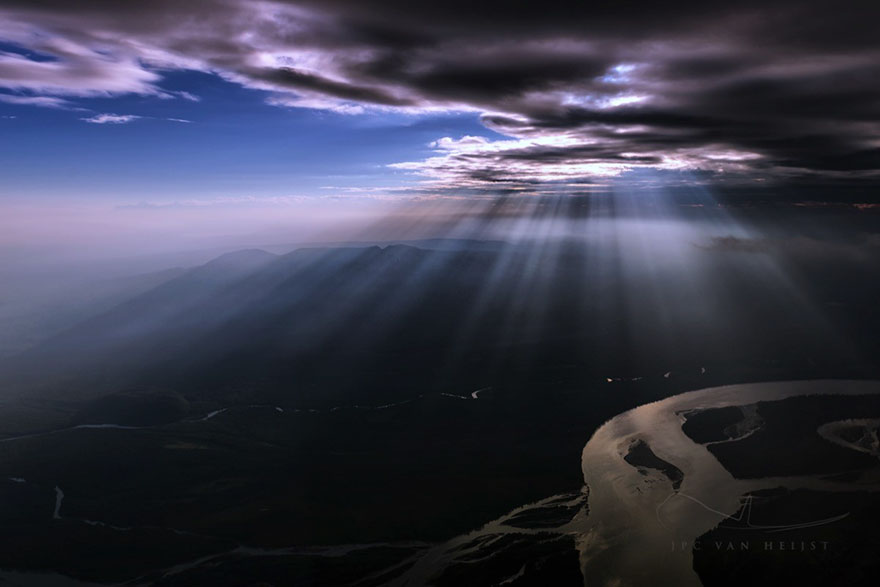 Un Piloto De Capta Impresionantes Fotos De Cielos Y Tormentas