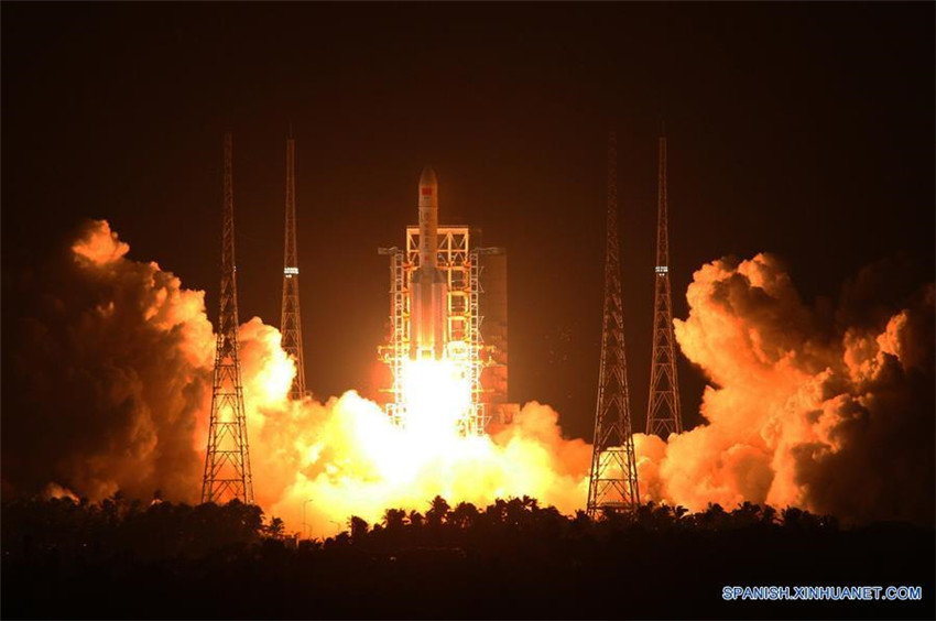 Nuevo cohete portador de carga pesada impulsa sueño espacial de China