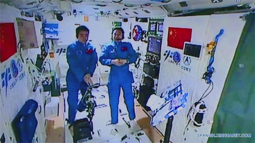 Diario espacial: Astronautas chinos aceptan primera entrevista Tierra-espacio
