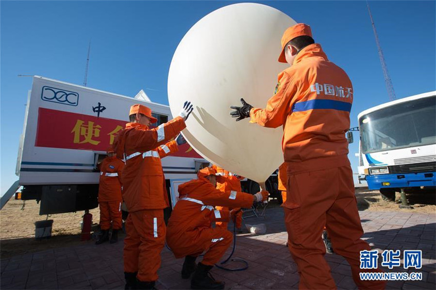 Video: Astronautas chinos vuelvan a casa tras misión espacial más duradera del país