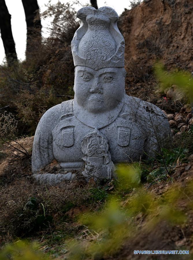 Esculturas de piedra en el Mausoleo de Jianling