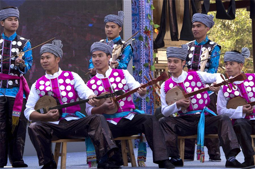 Coro 'Gran Canción de Dong' en la provincia de Guizhou