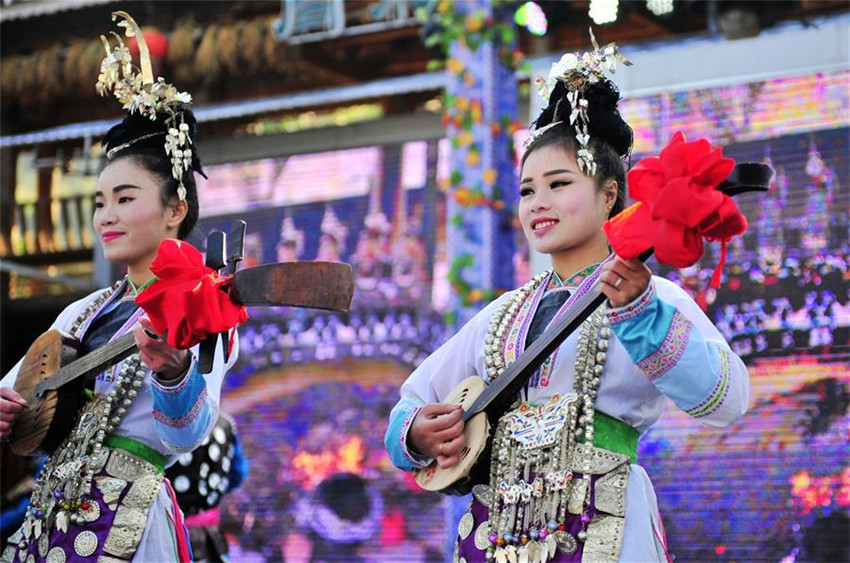 Coro 'Gran Canción de Dong' en la provincia de Guizhou