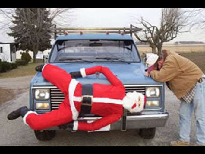 Ideas creativas para adornar tu carro en la Navidad3