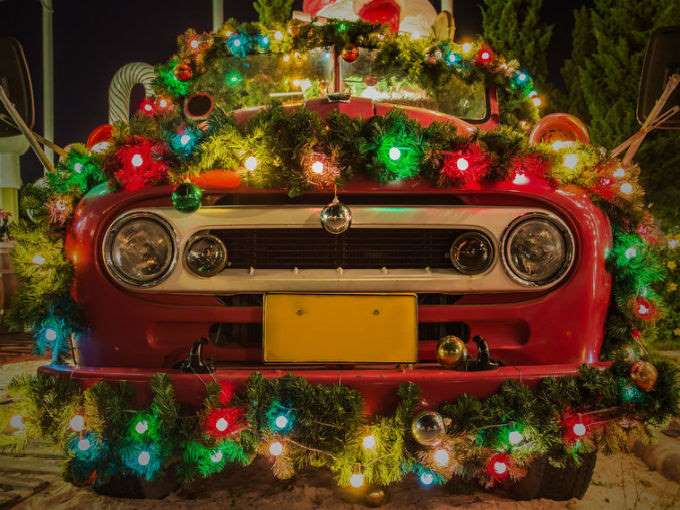 Ideas creativas para adornar tu carro en la Navidad2